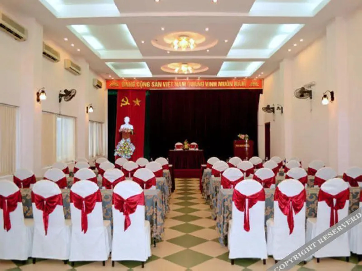 Vuong Hoan Hotel