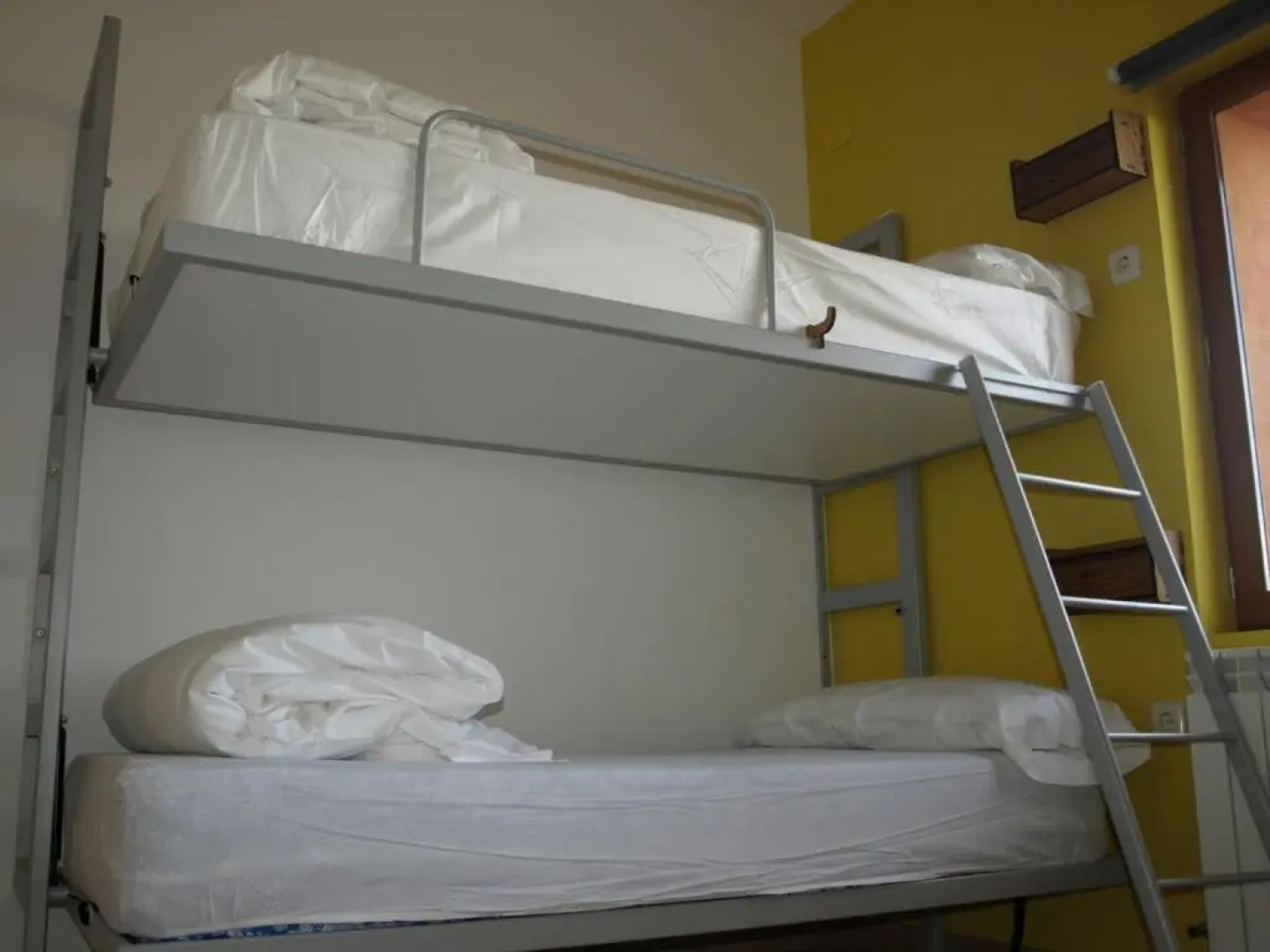 Albergue Fresno de Cantespino - La Tormenta