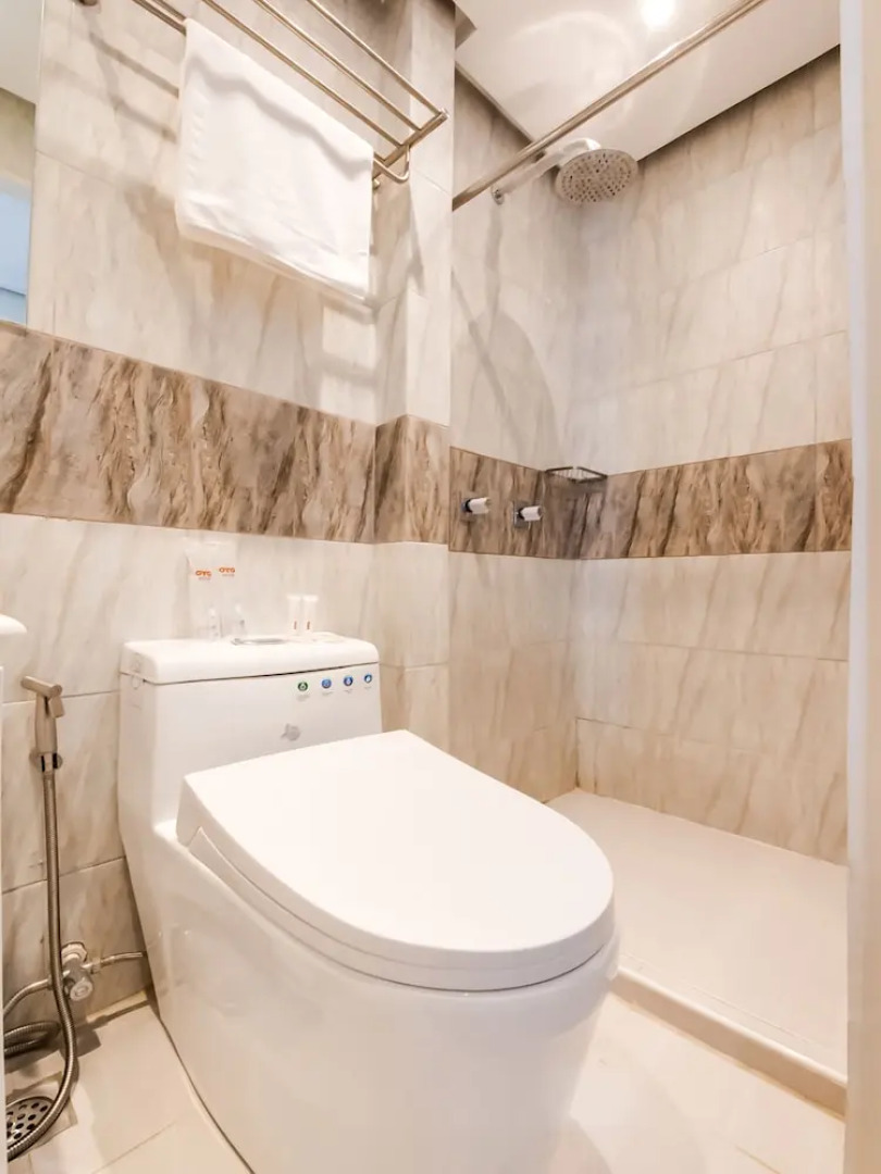 Vaccinated Staff - Capital O 492 Sunset View Ridge Residences