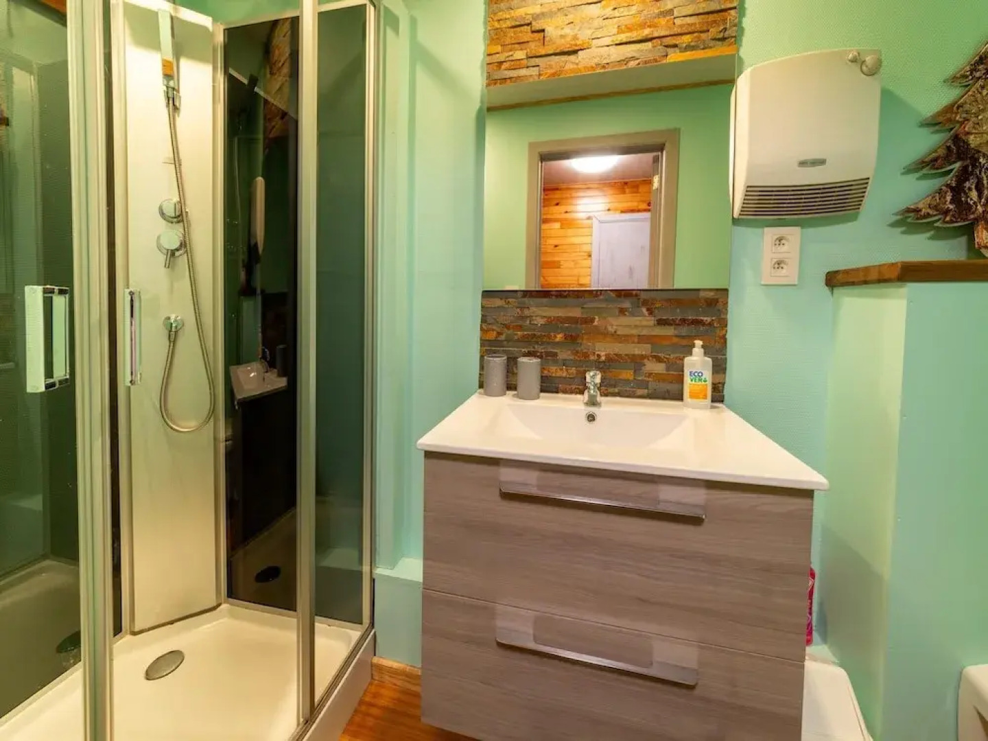 Expansive Holiday Home in Ardennes with Hot Tub