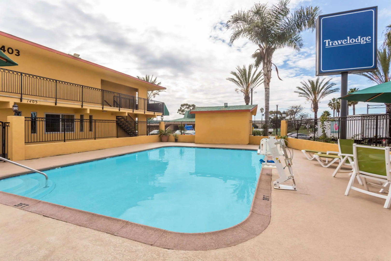 Hotel Avenida - Oceanside Camp Pendleton