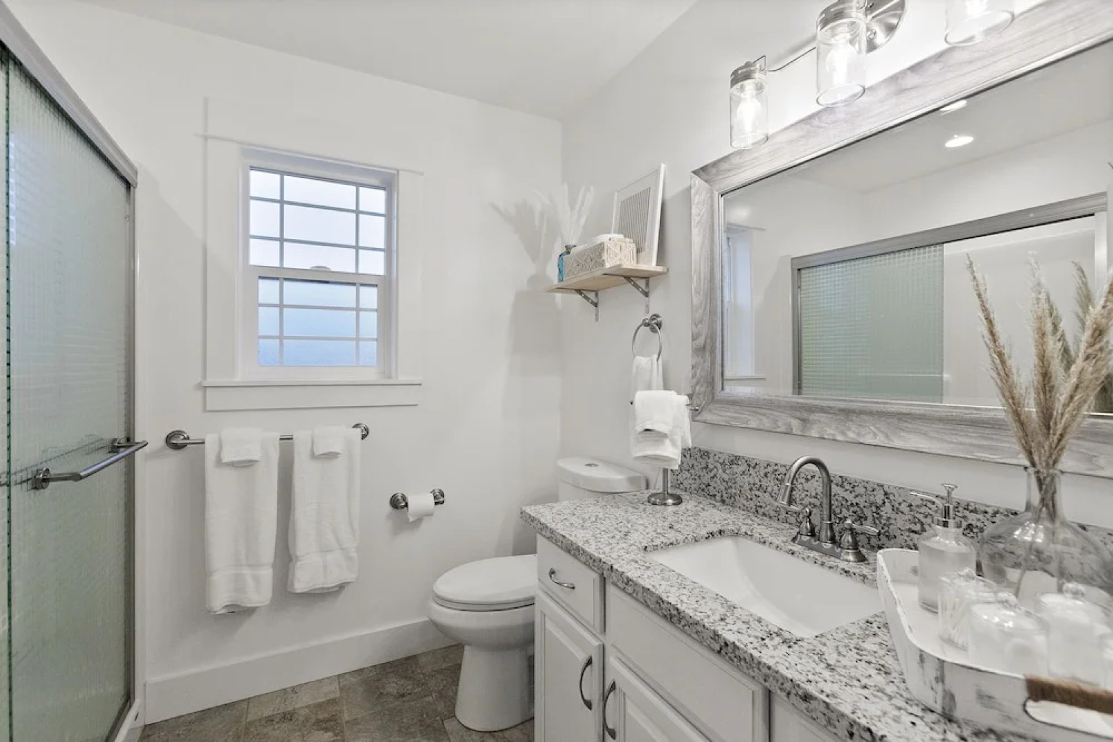 Beach Walk Cozy Cabin - Short walk to beach