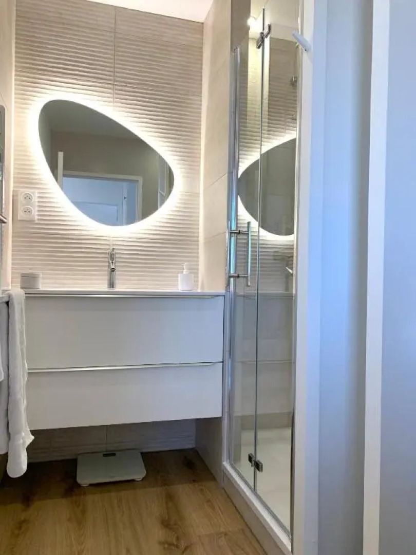 Élégant appartement T2 en 1ère ligne de l'Étang de Thau avec terrasse - Cures et vacances