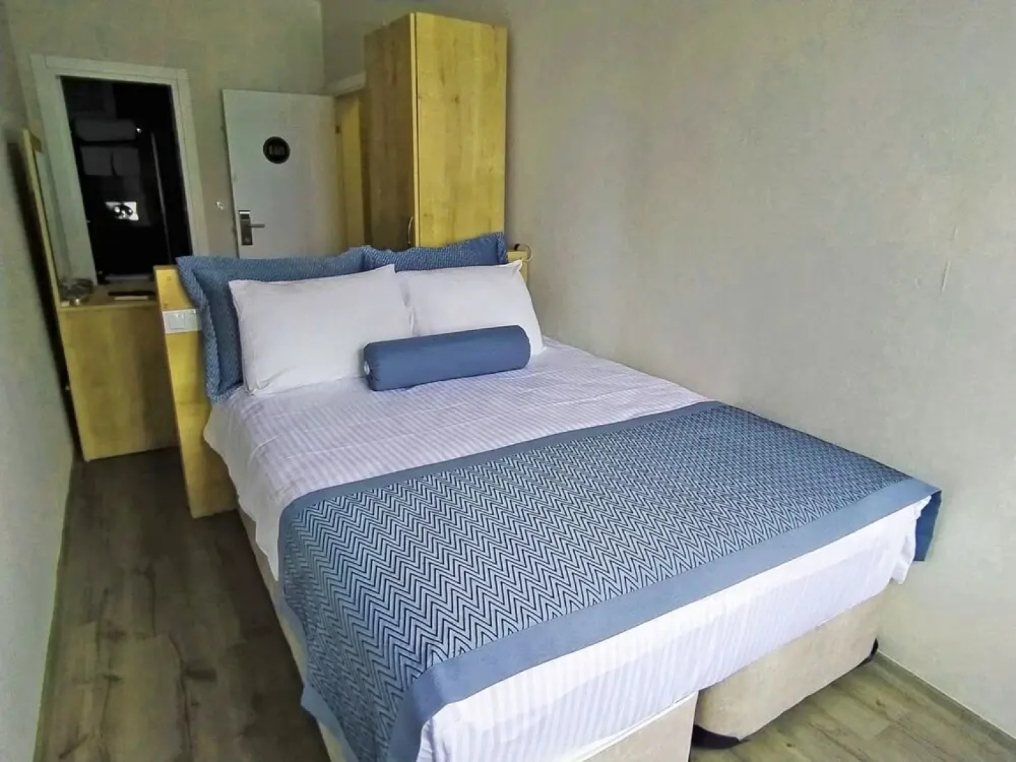 Kroisos Lake Resort Hotel