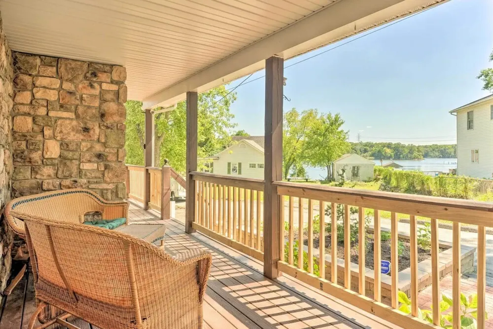 Sunny Glen Burnie Home - On-site Water Access