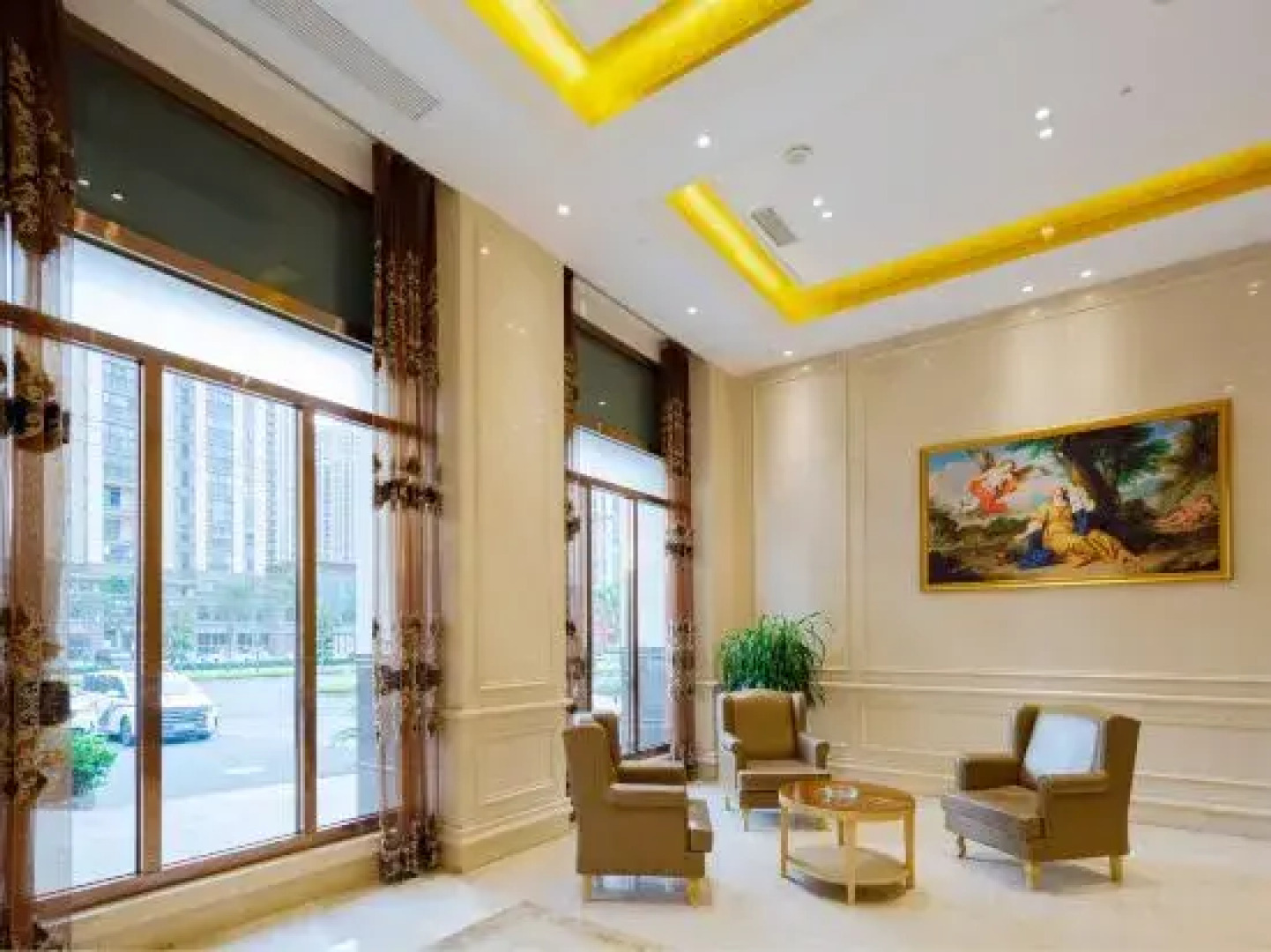 Vienna International Hotel (Yunmeng Longgang Road)