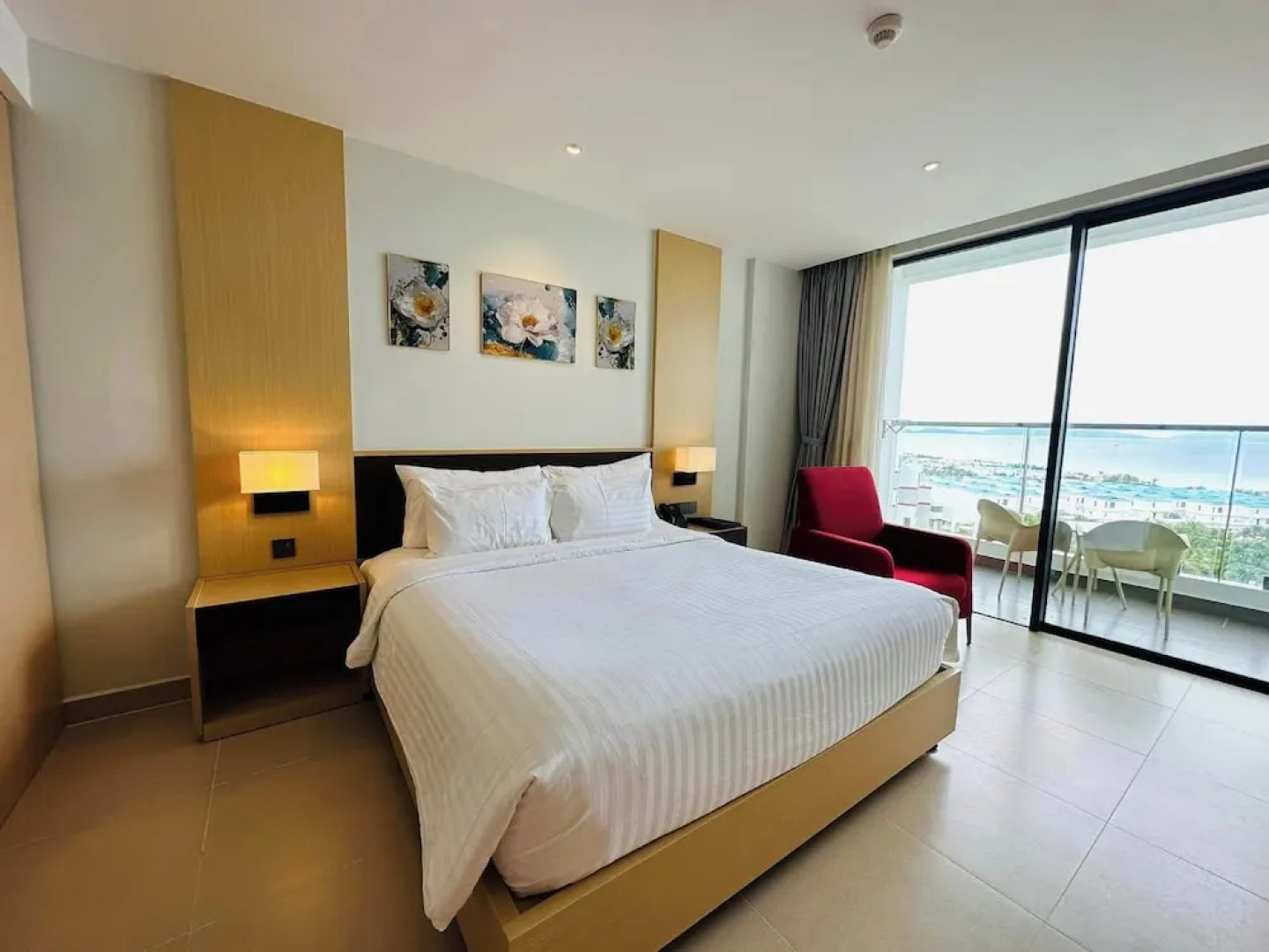 Cam Ranh Nha Trang Seaview Condotel