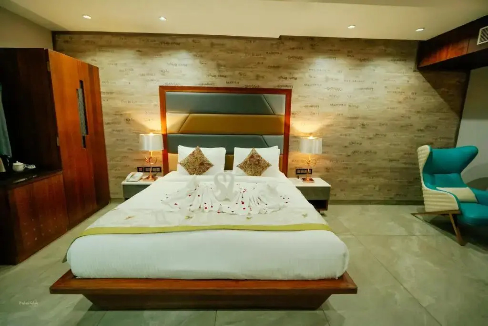 RG Exclusive Hotel-Akola