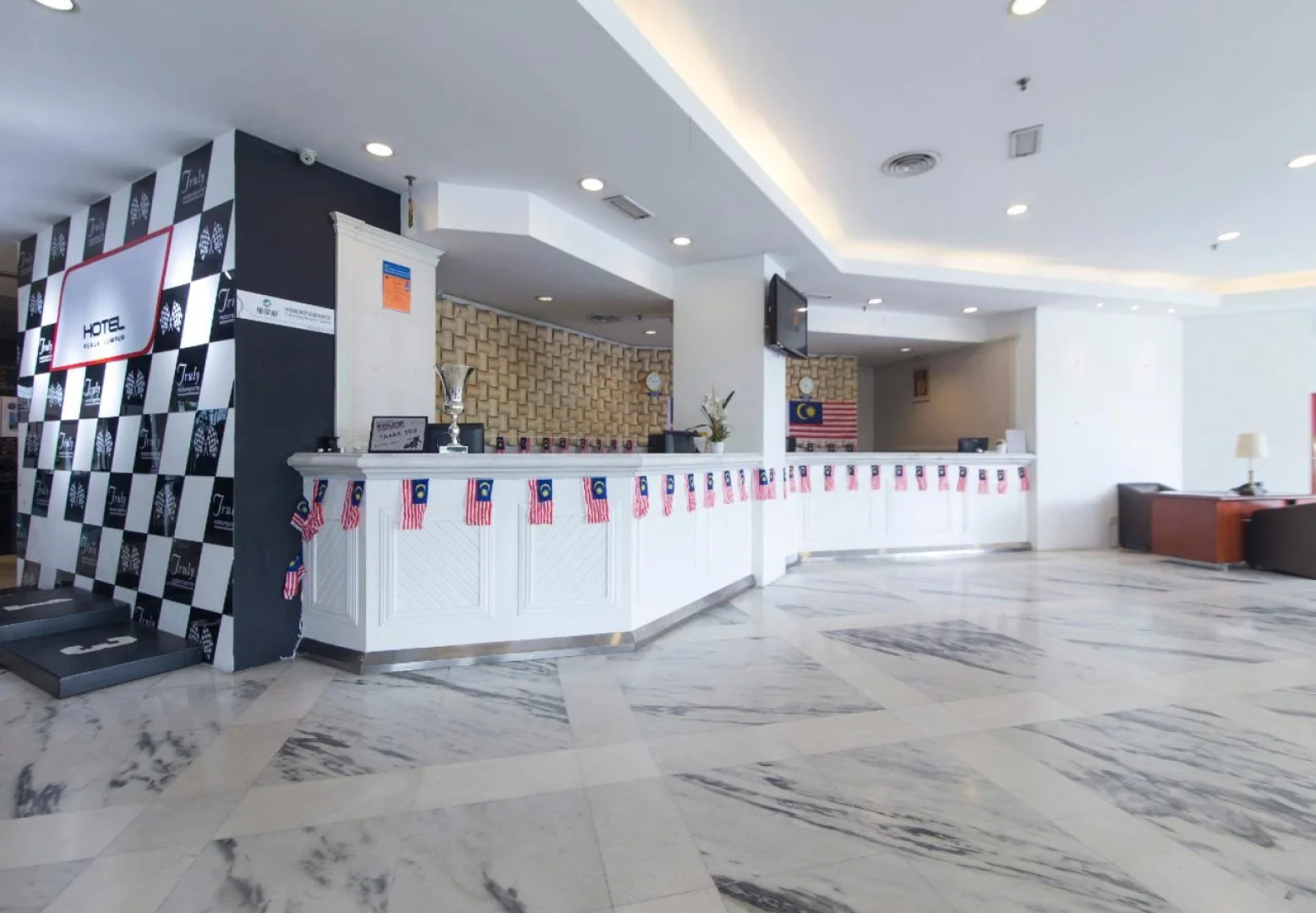 OYO Capital O 89357 Unicorn Hotel