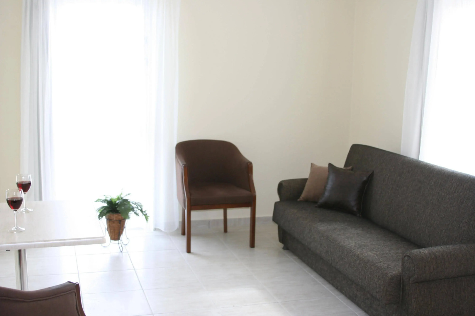 Mackenzie Beach Hotel & Apartments