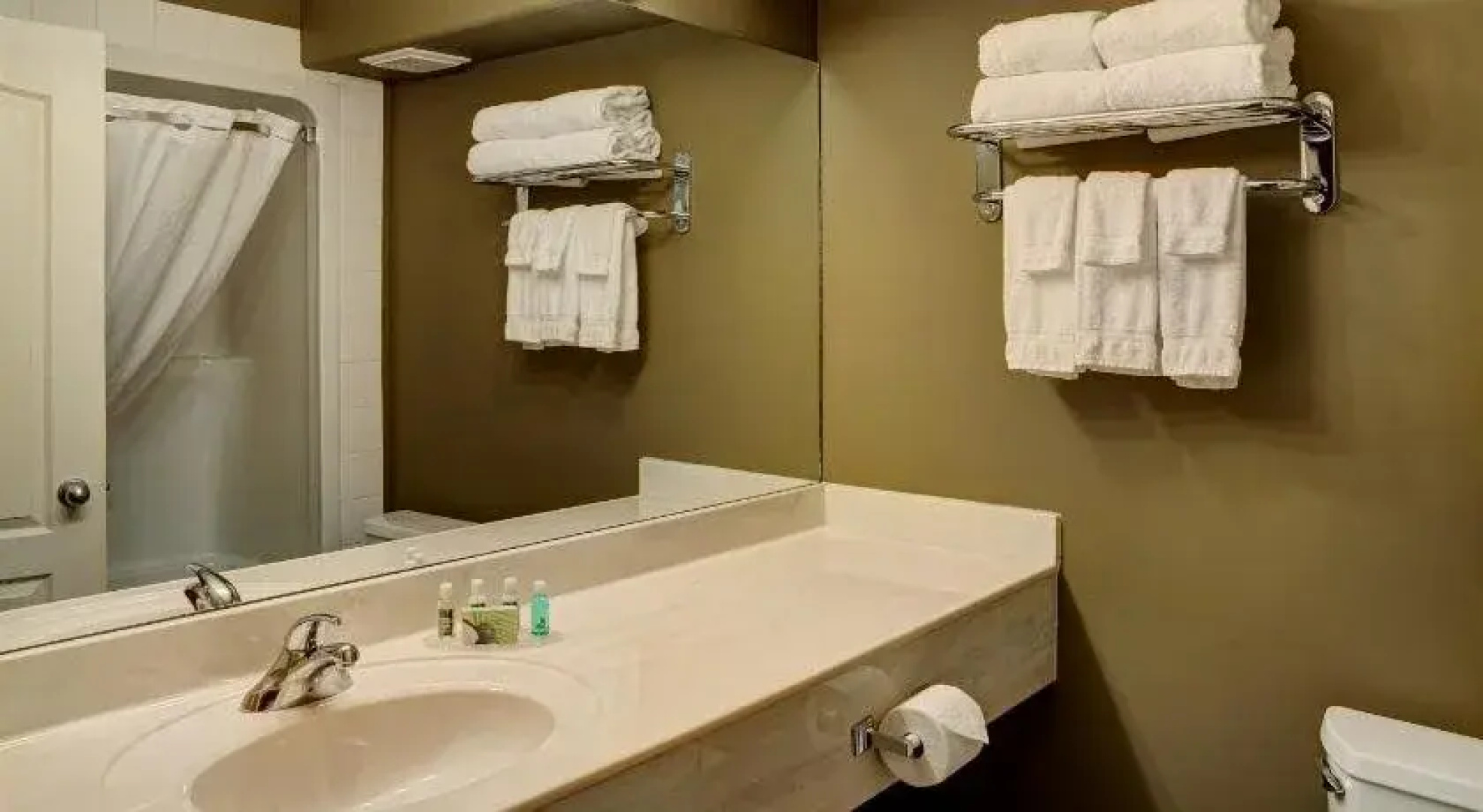 Lakeview Inns & Suites - Edson Airport