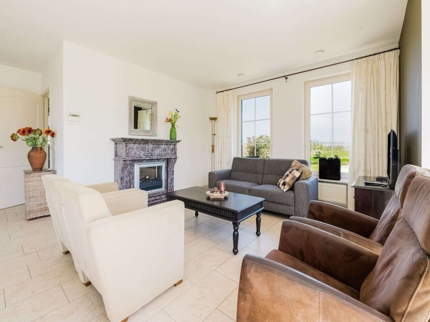 Pretty Farmhouse in Genderen with Terrace and Garden