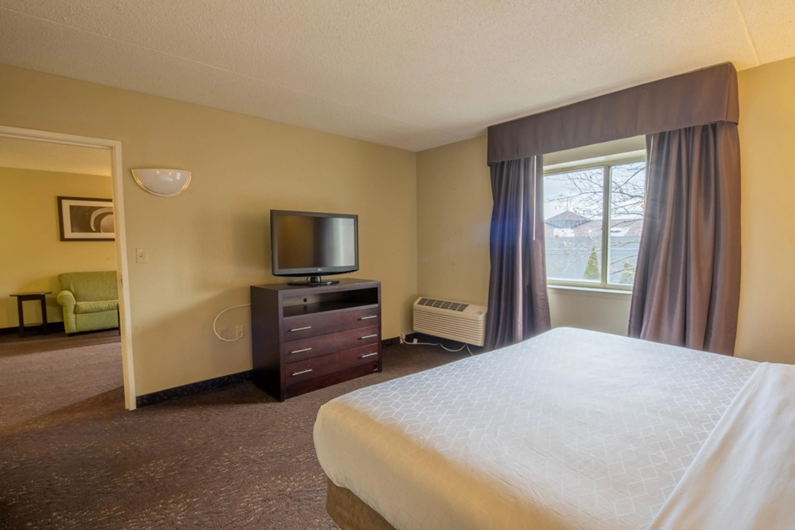 Holiday Inn Express Hotel & Suites Pittsburgh Airport by IHG