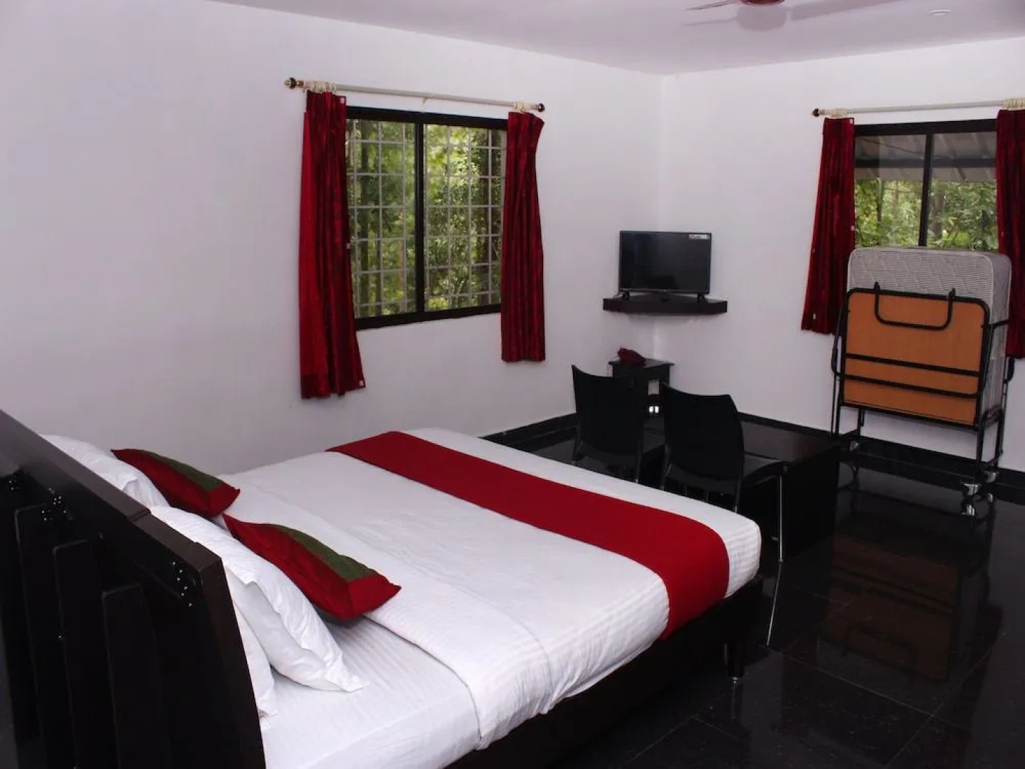OYO 14807 Hotel Yercaud The Raintrees