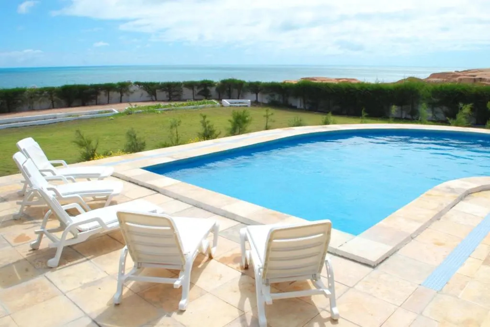 Aqua Villa by Garvetur