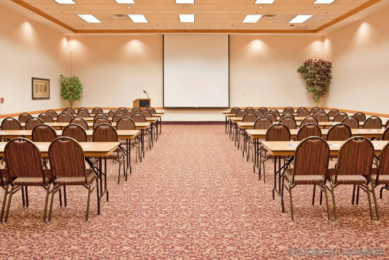 Holiday Inn Express Hotel & Suites Columbus by IHG