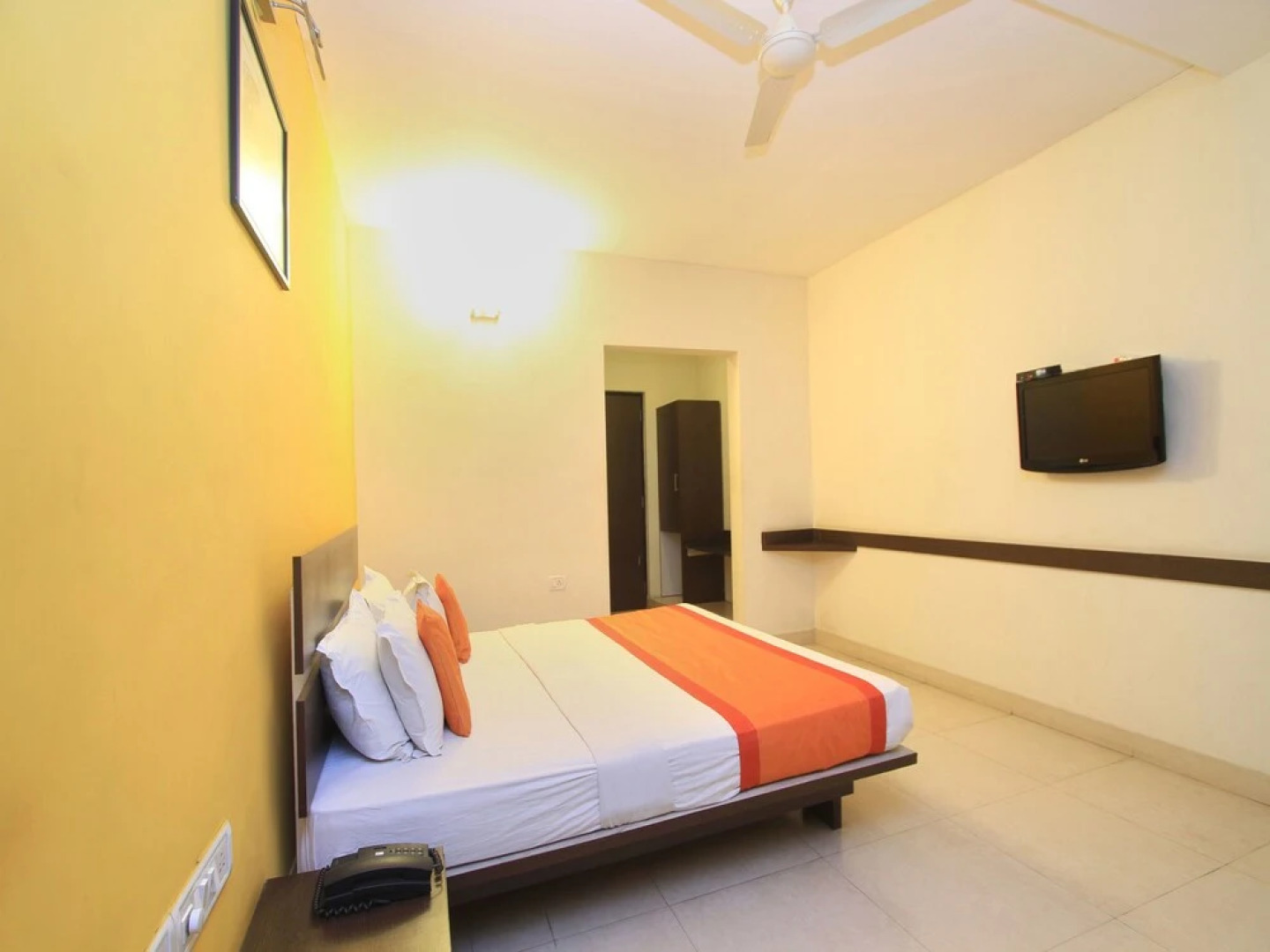 OYO 10542 The Planters Court