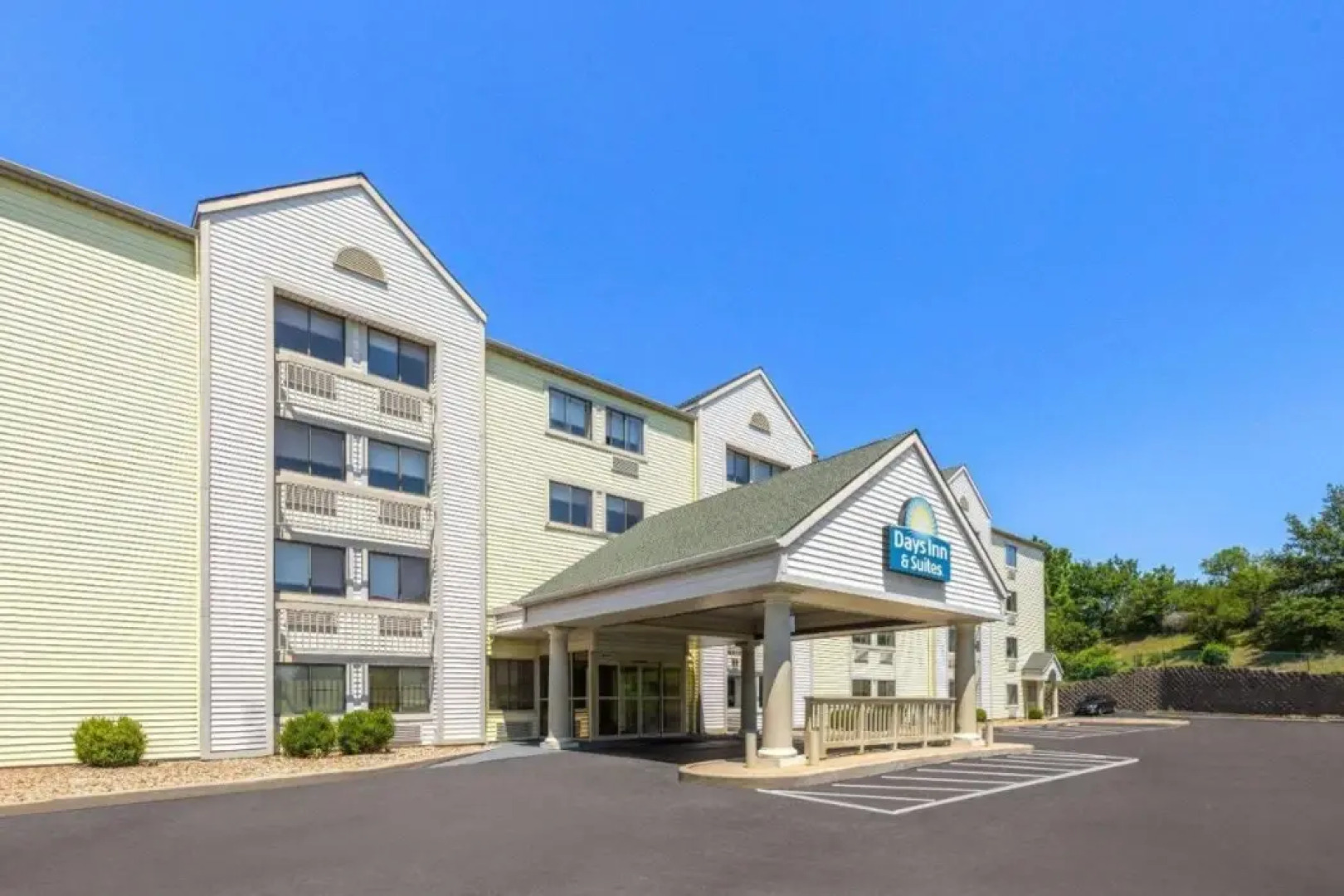 Days Inn by Wyndham Kansas City Northeast