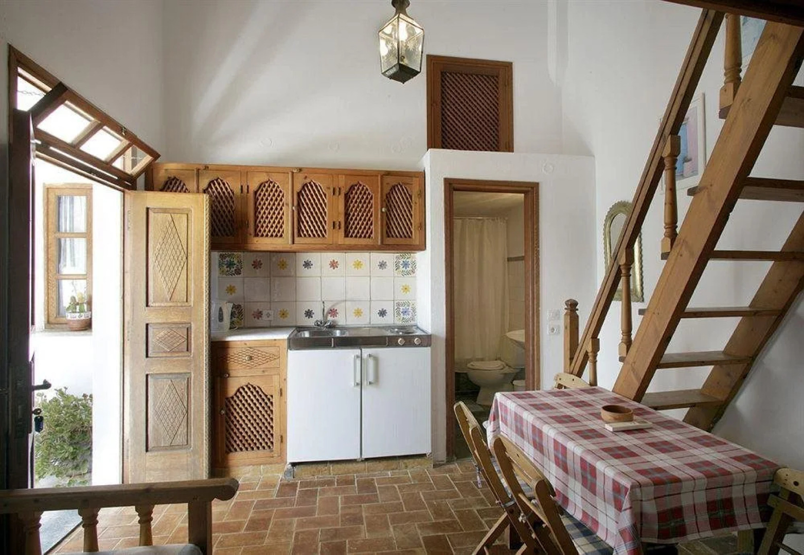 Melenos Apartments & Studios