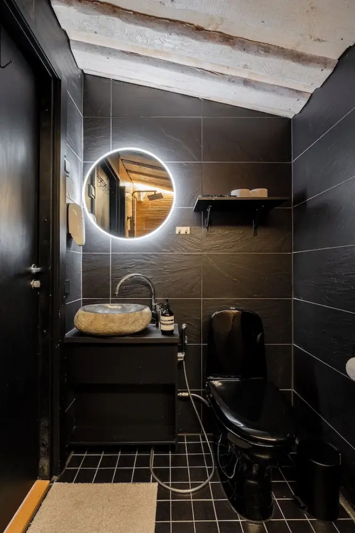 Private & Cozy Suite with lake views