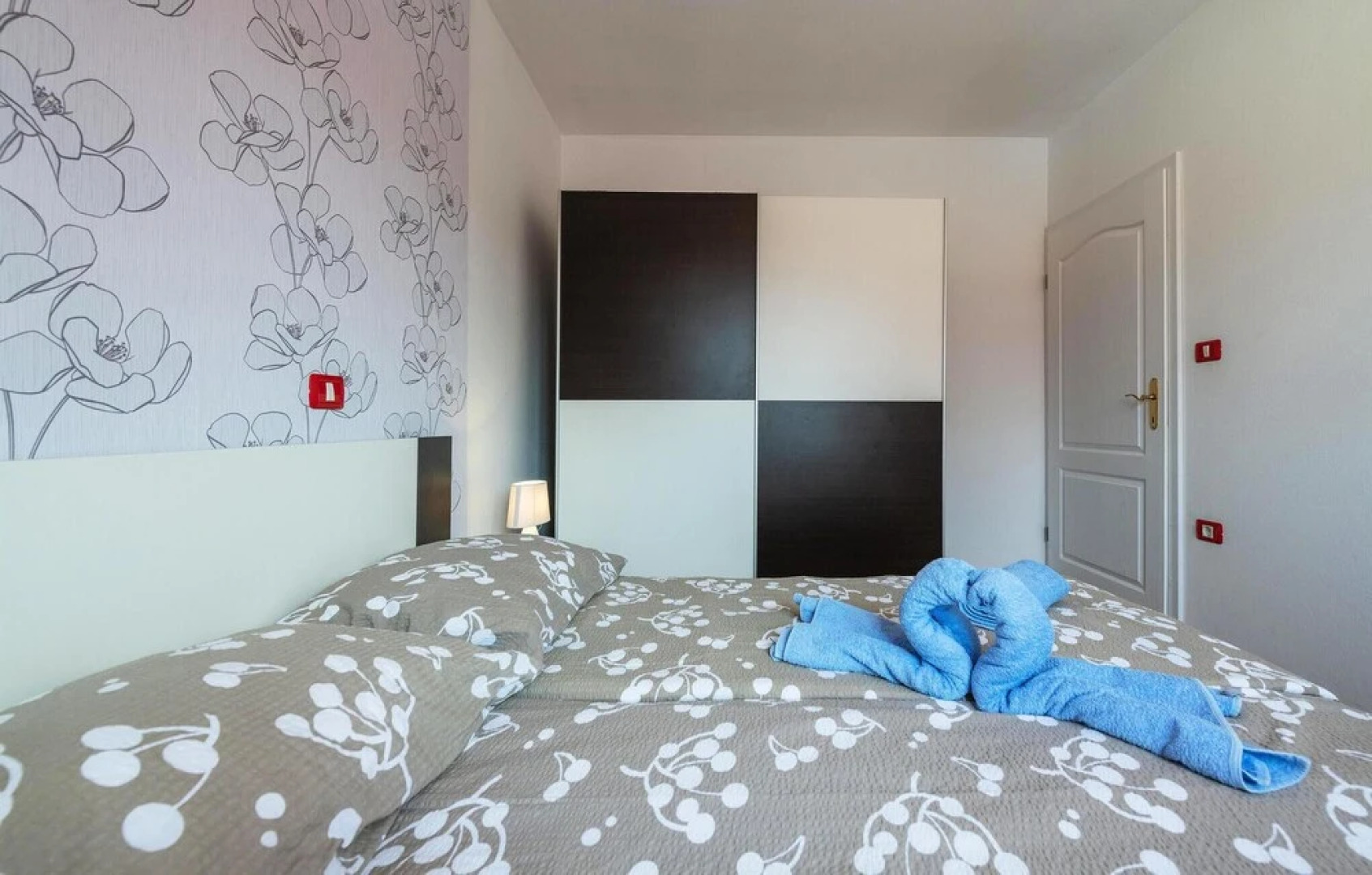 Amazing Home in Pula with Hot Tub, WiFi & 4 Bedrooms