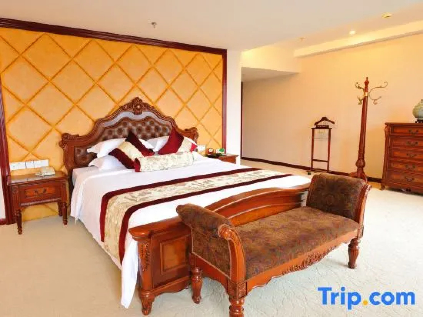 Yunhe Huangcheng International Hotel