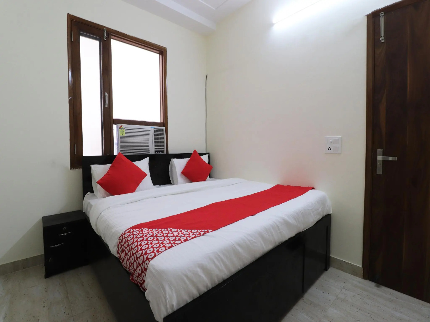 OYO 46761 Hotel Royal King Deluxe