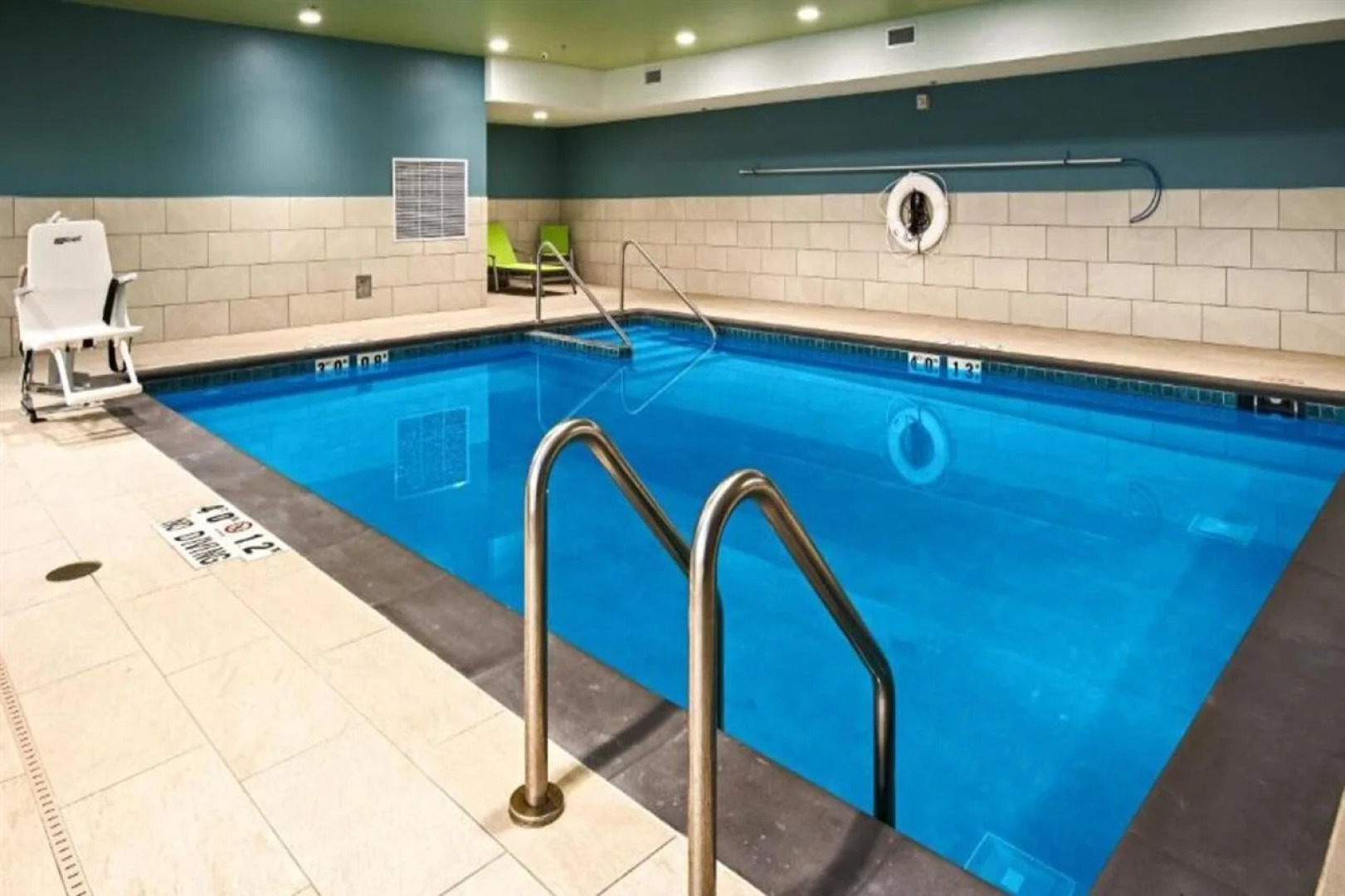 Holiday Inn Express & Suites Racine by IHG