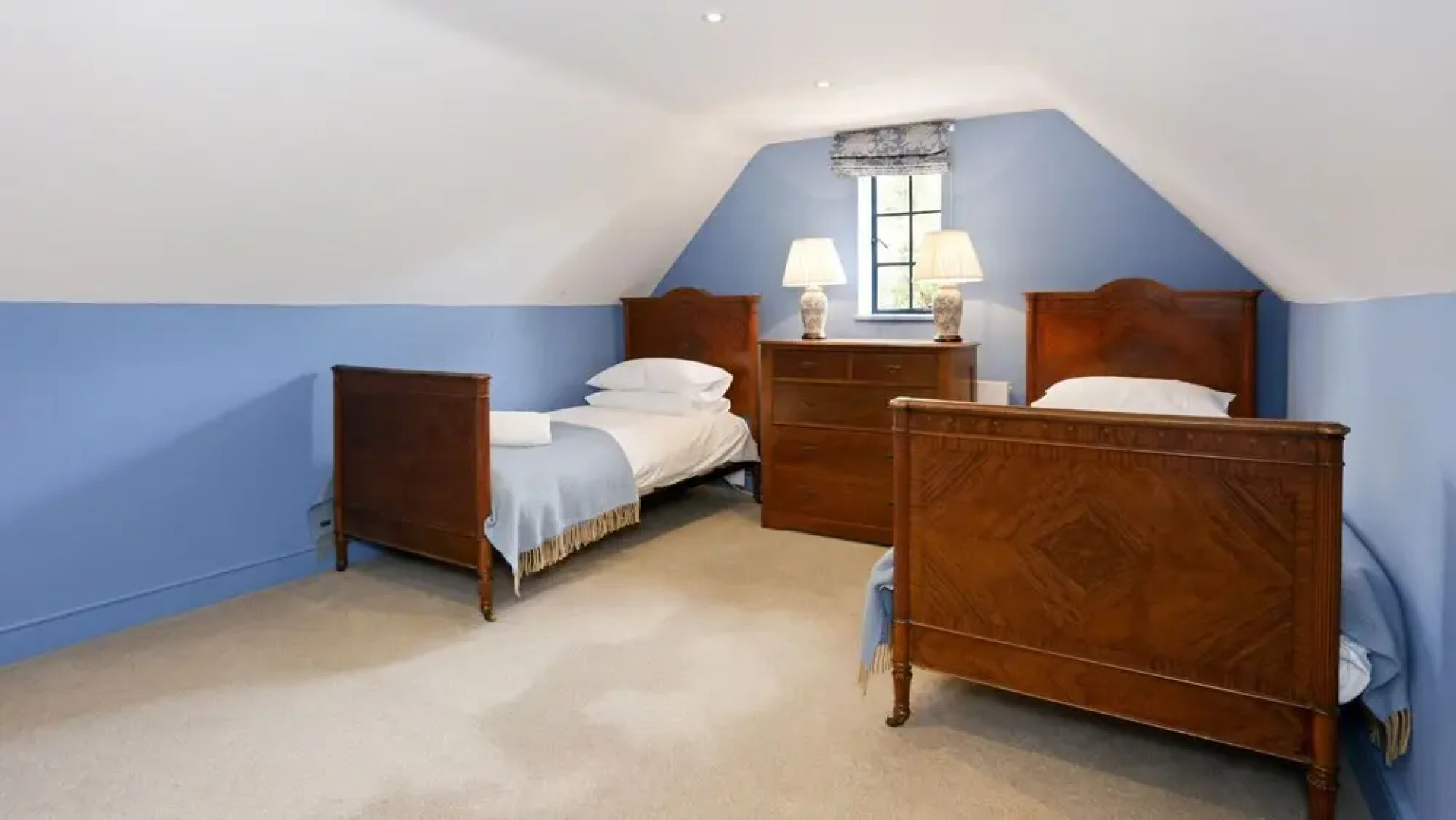 Pair of Secluded Rural Cottages near Oxford