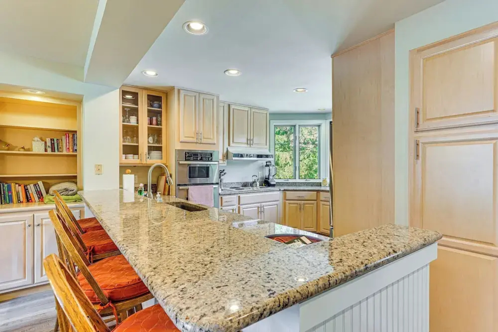 Walk to Ski Lift: Spacious Condo in West Dover!
