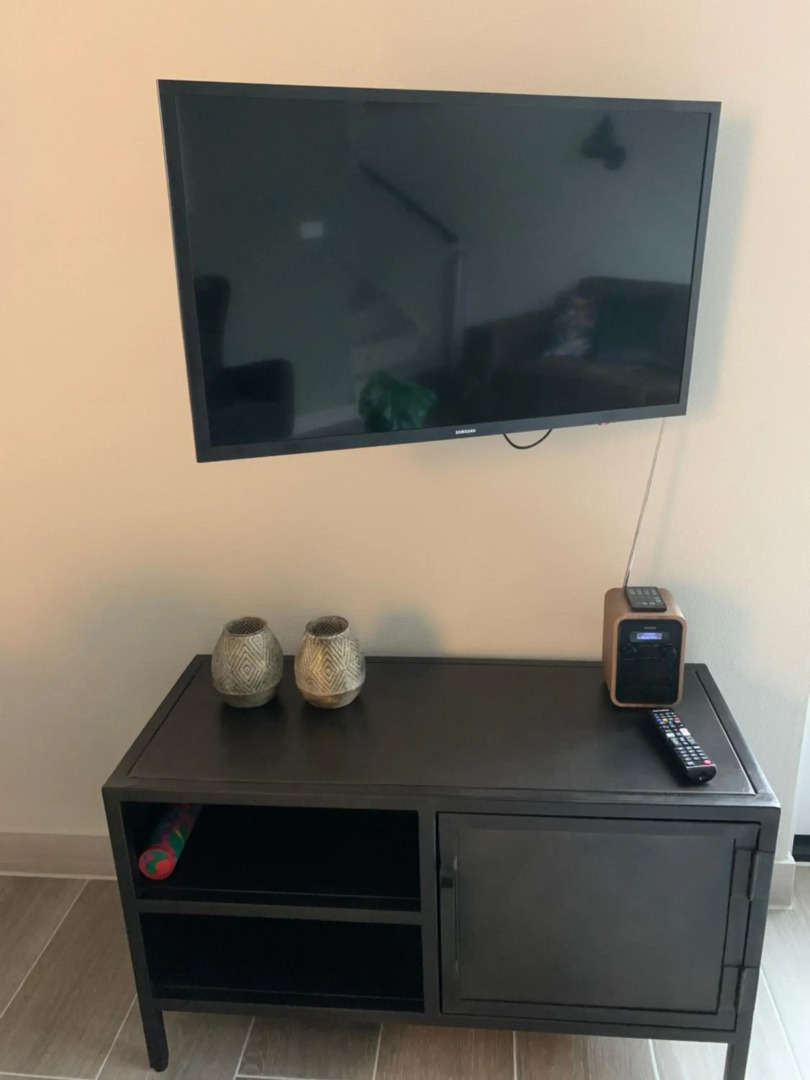 Dijkhofje, dichtbij strand, zee en meer.