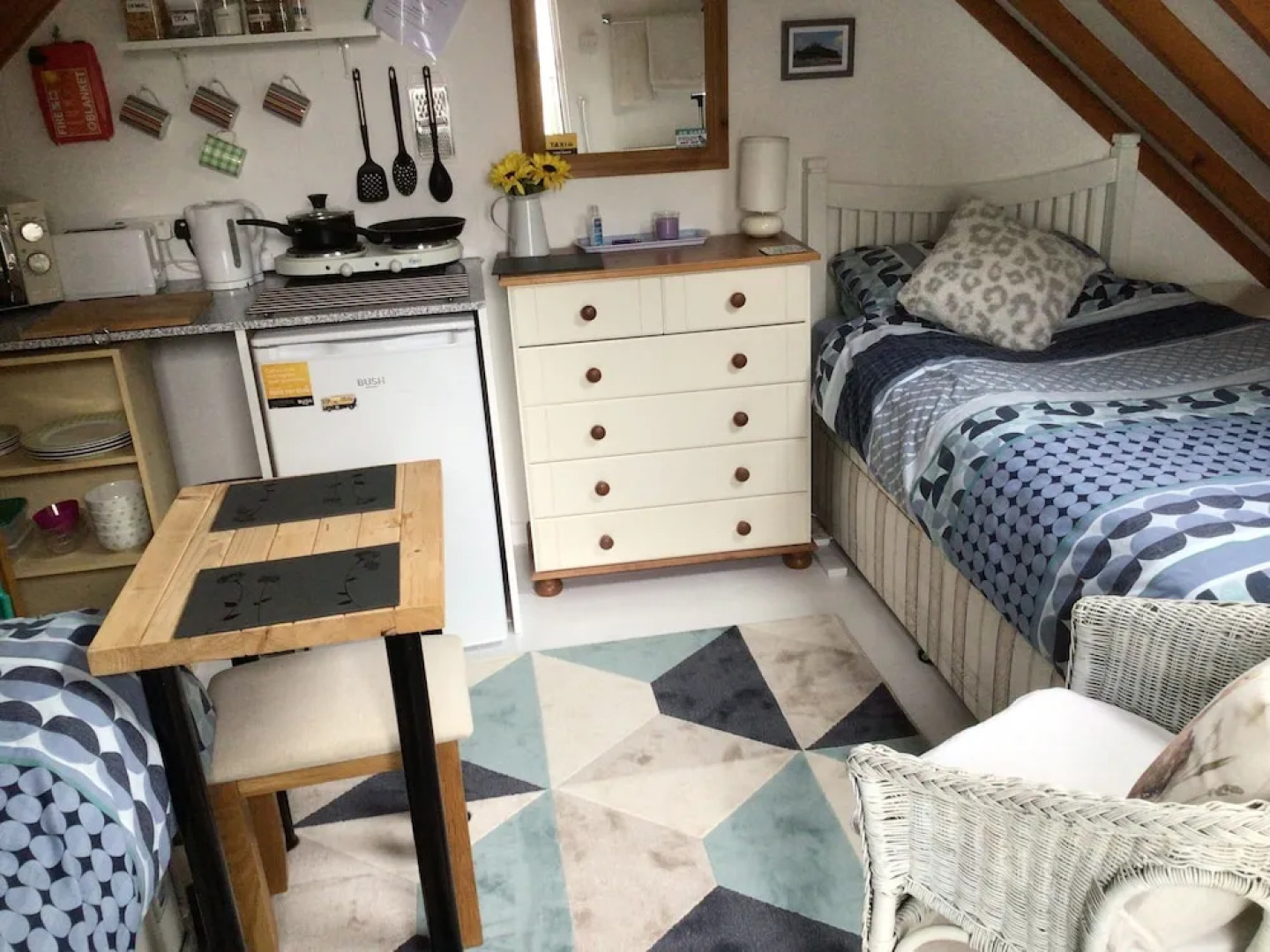Cozy Camborne Studio Retreat With two Single Beds