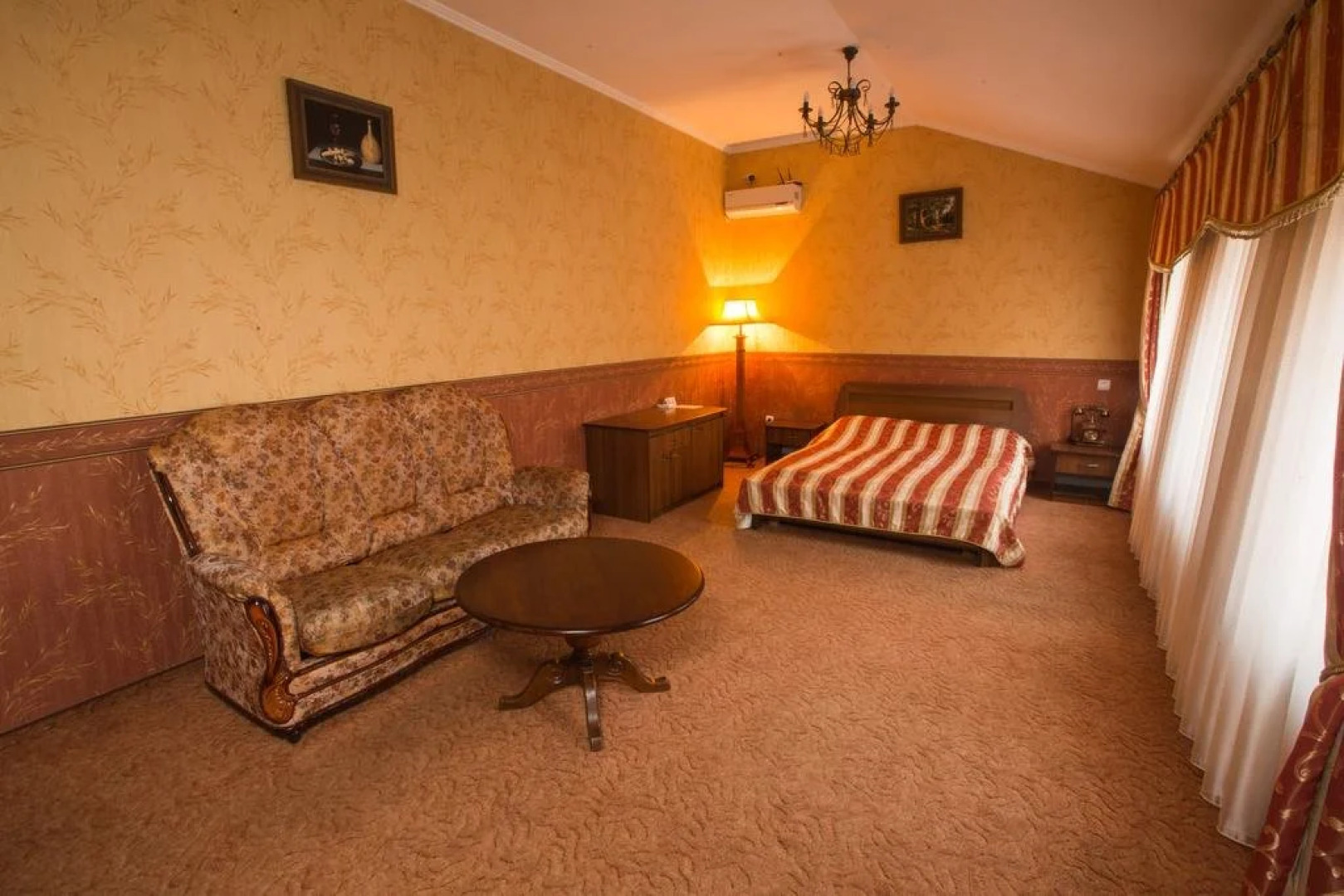 Отель Magnat Lux