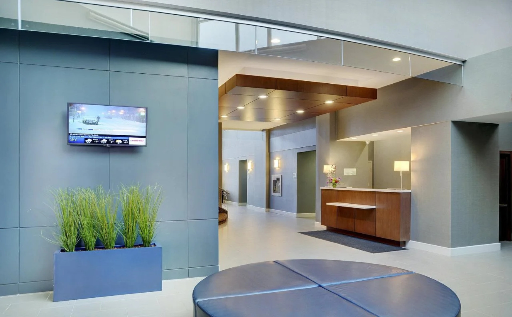 Holiday Inn Hotel & Suites London by IHG