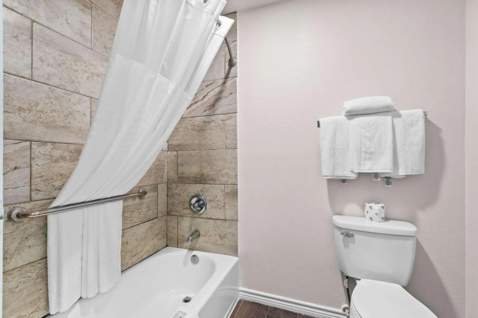 Quality Inn & Suites Port Lavaca near Lighthouse Beach