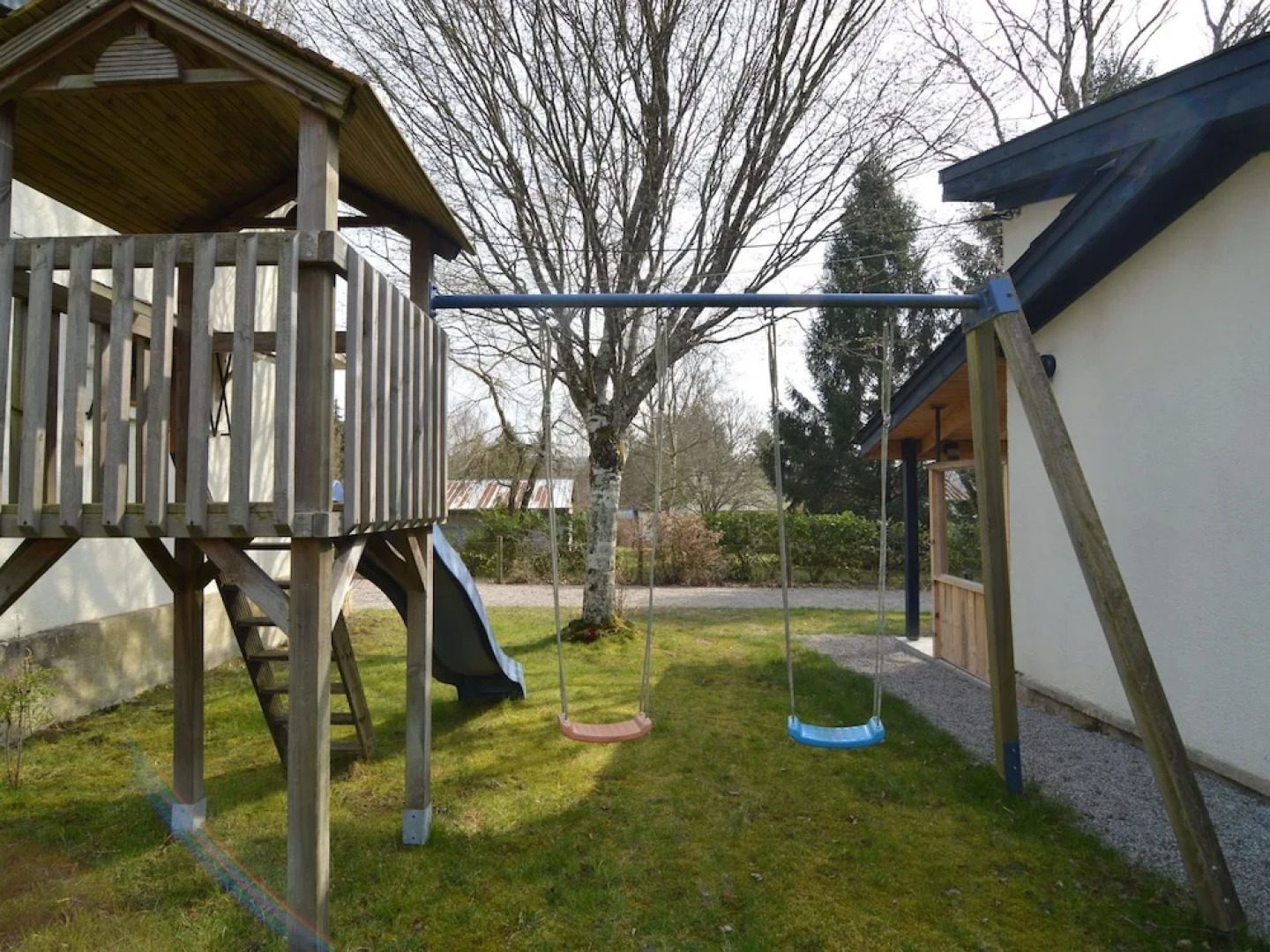 Modern Holiday Home in the Heart of France for up to 10 People