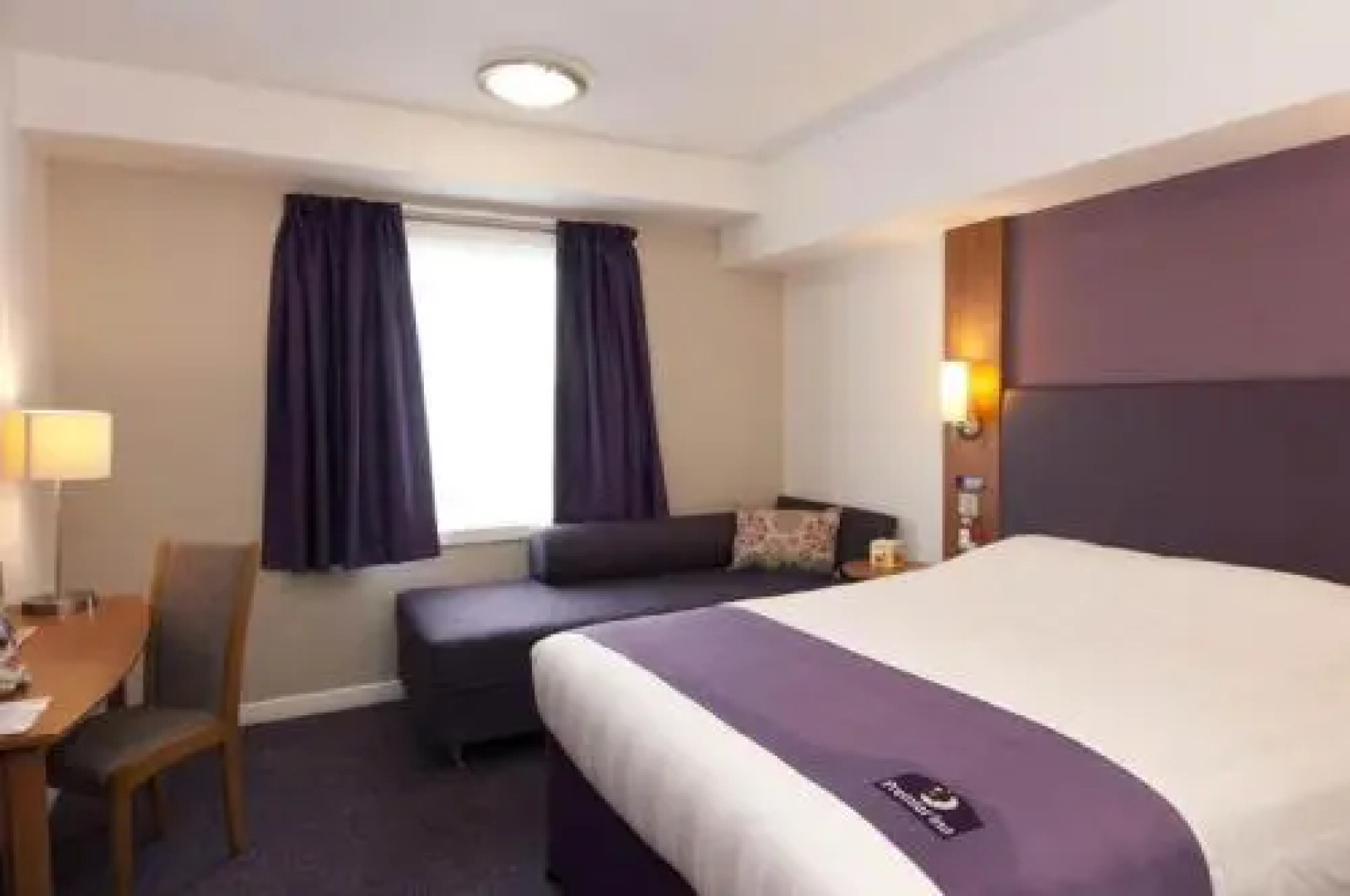 Premier Inn Woking West - A324