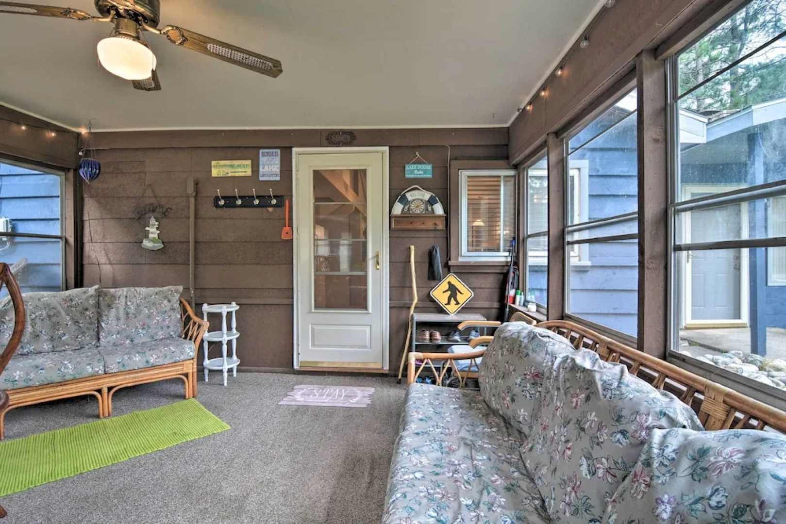 Roscommon Cabin w/ Fire Pit: Walk to Higgins Lake!