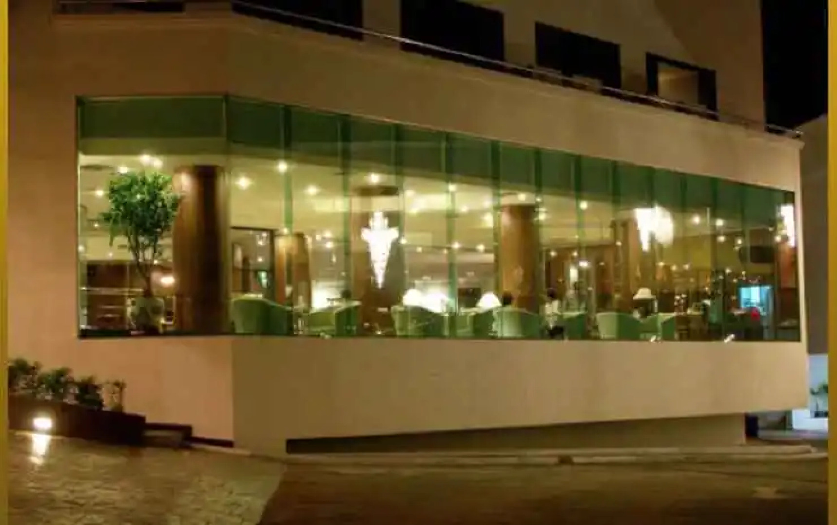 Sri U-Thong Grand Hotel