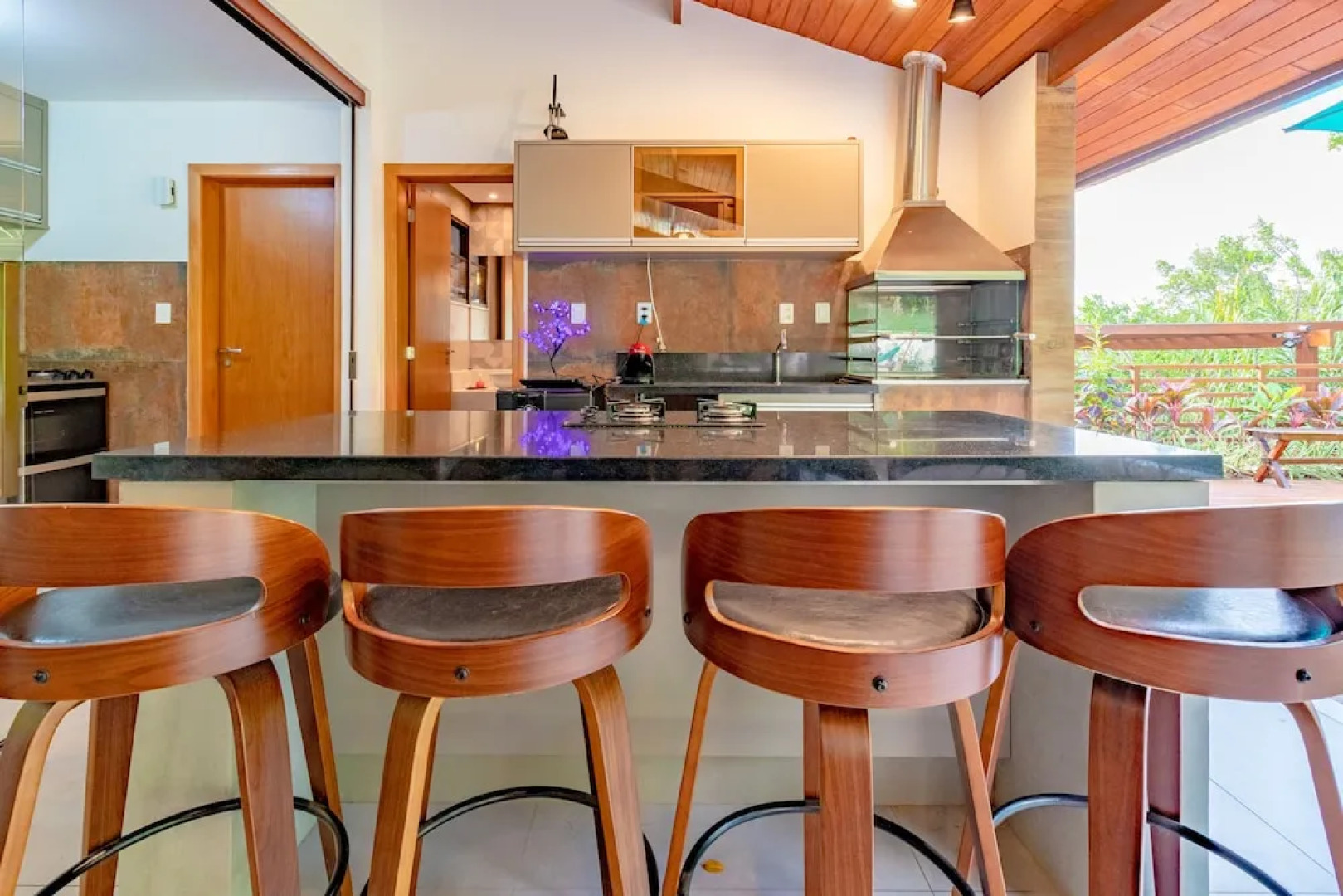 PF28 - Excelente Casa 4 Suítes