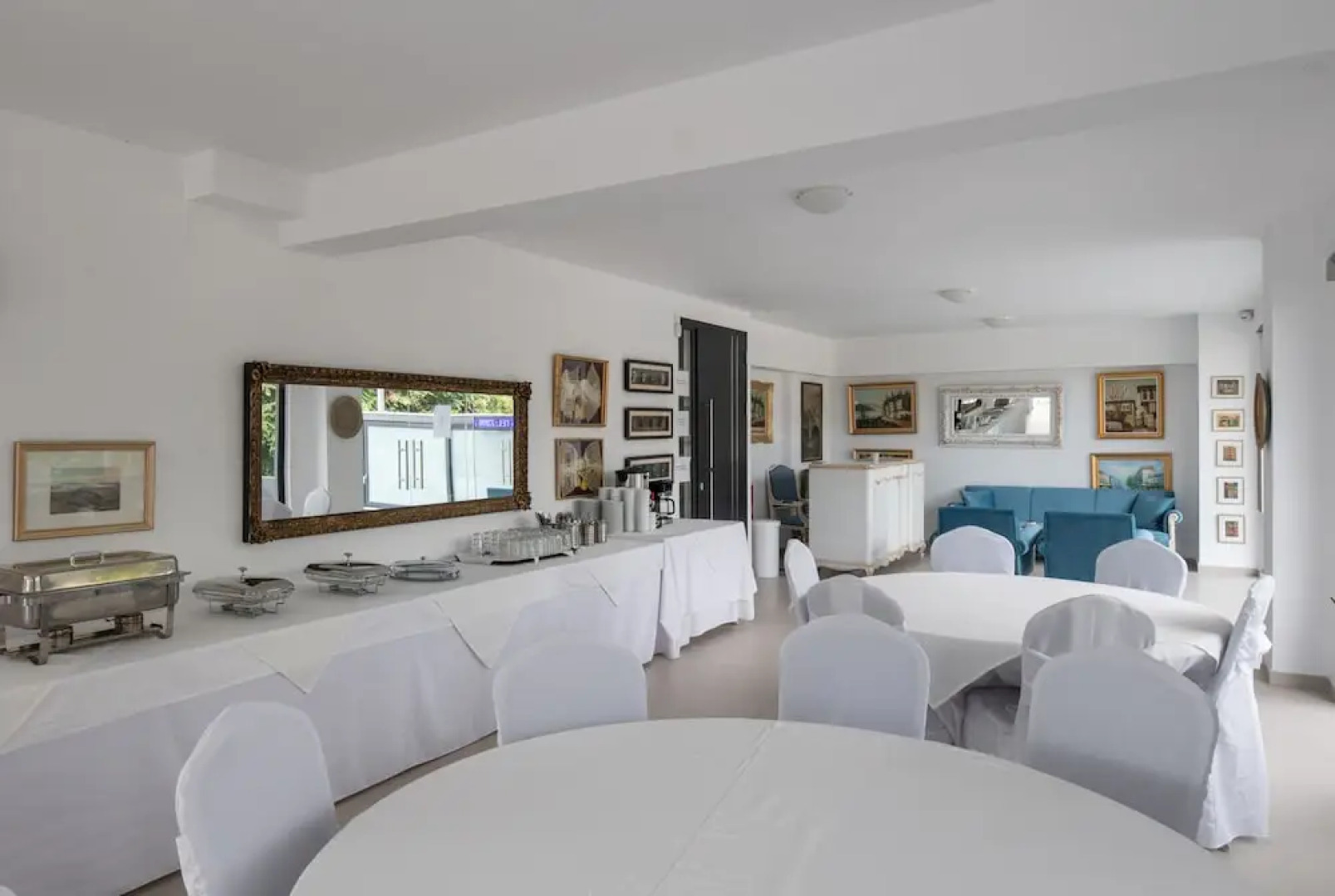 Light Blue Luxury Rooms