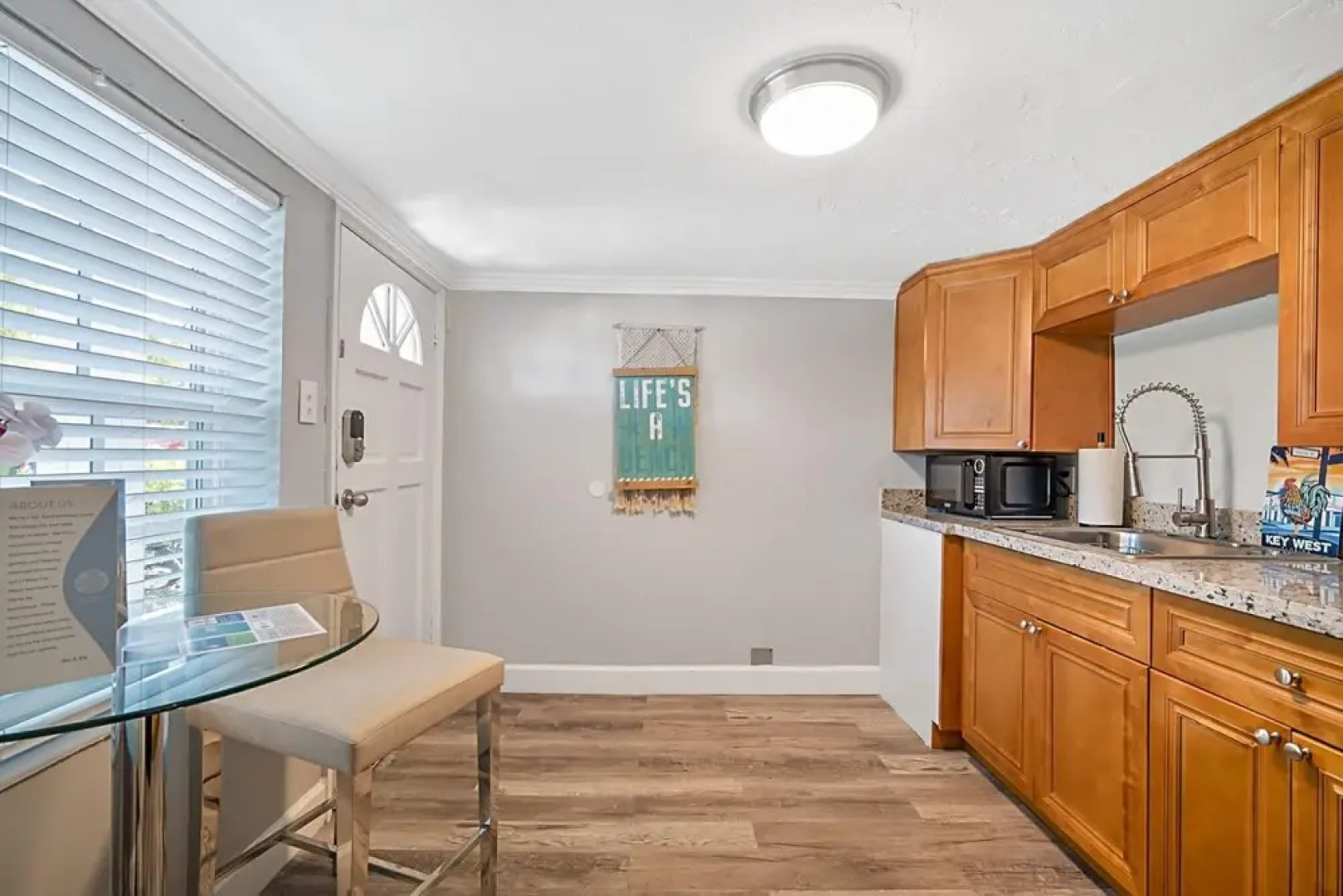 Key West Vibes Walking Distance to Wilton Drive - 2BD 3bth, Wilton Manors