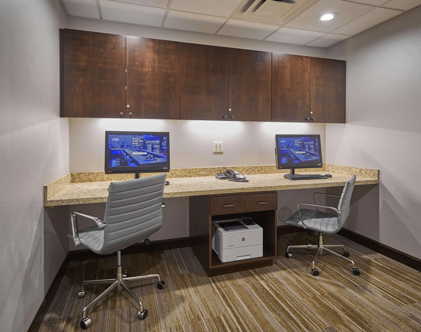 Hampton Inn & Suites Roseburg