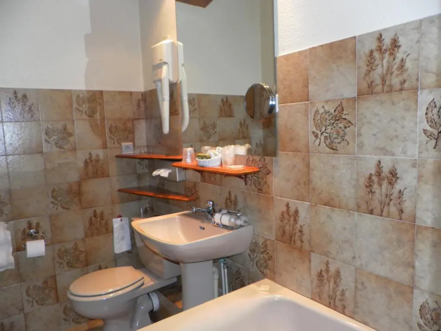 Relais Saint Roch Rest. La Petite Maison