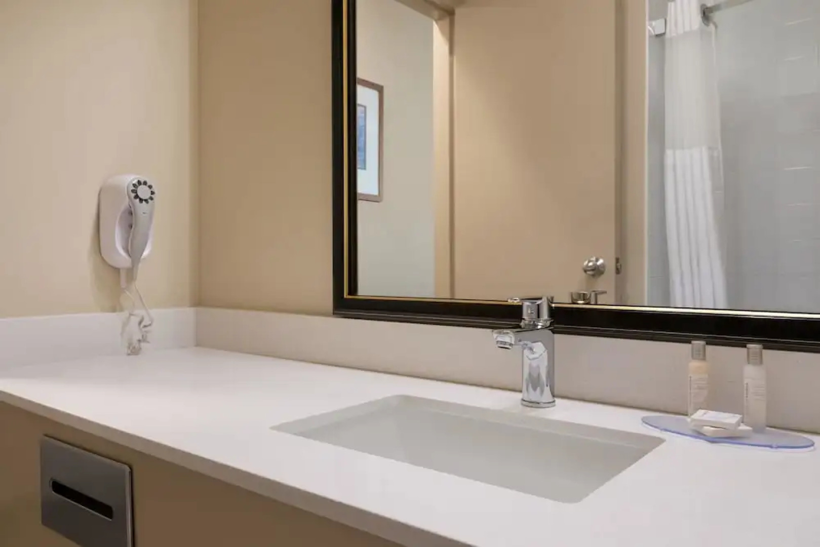 Travelodge by Wyndham Whitecourt