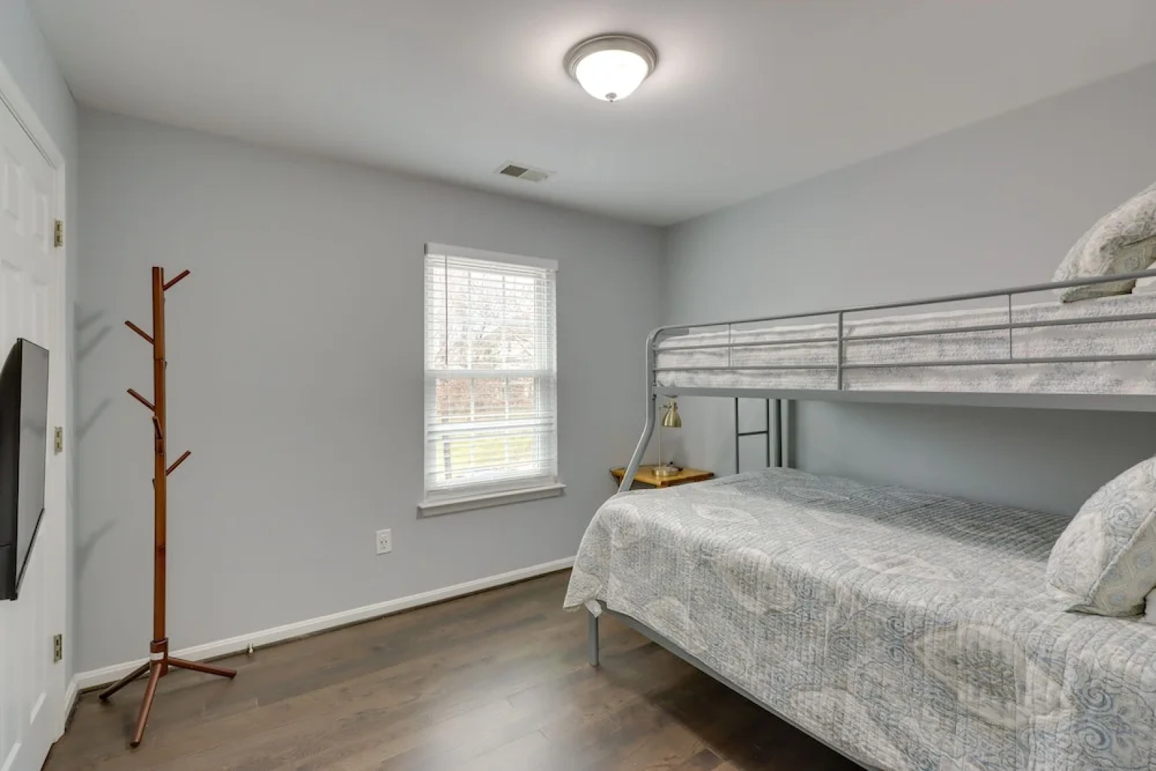 8 Mi to National Mall: Quiet Cheverly Apt