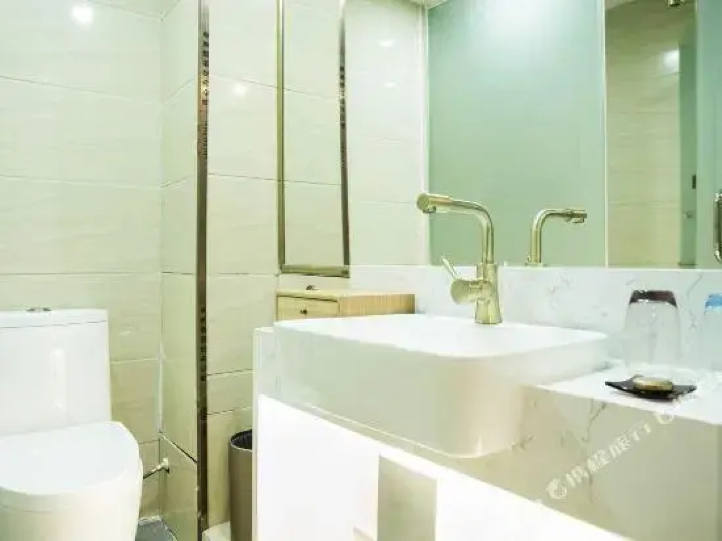 James Joyce Coffetel Baoding Railway Station