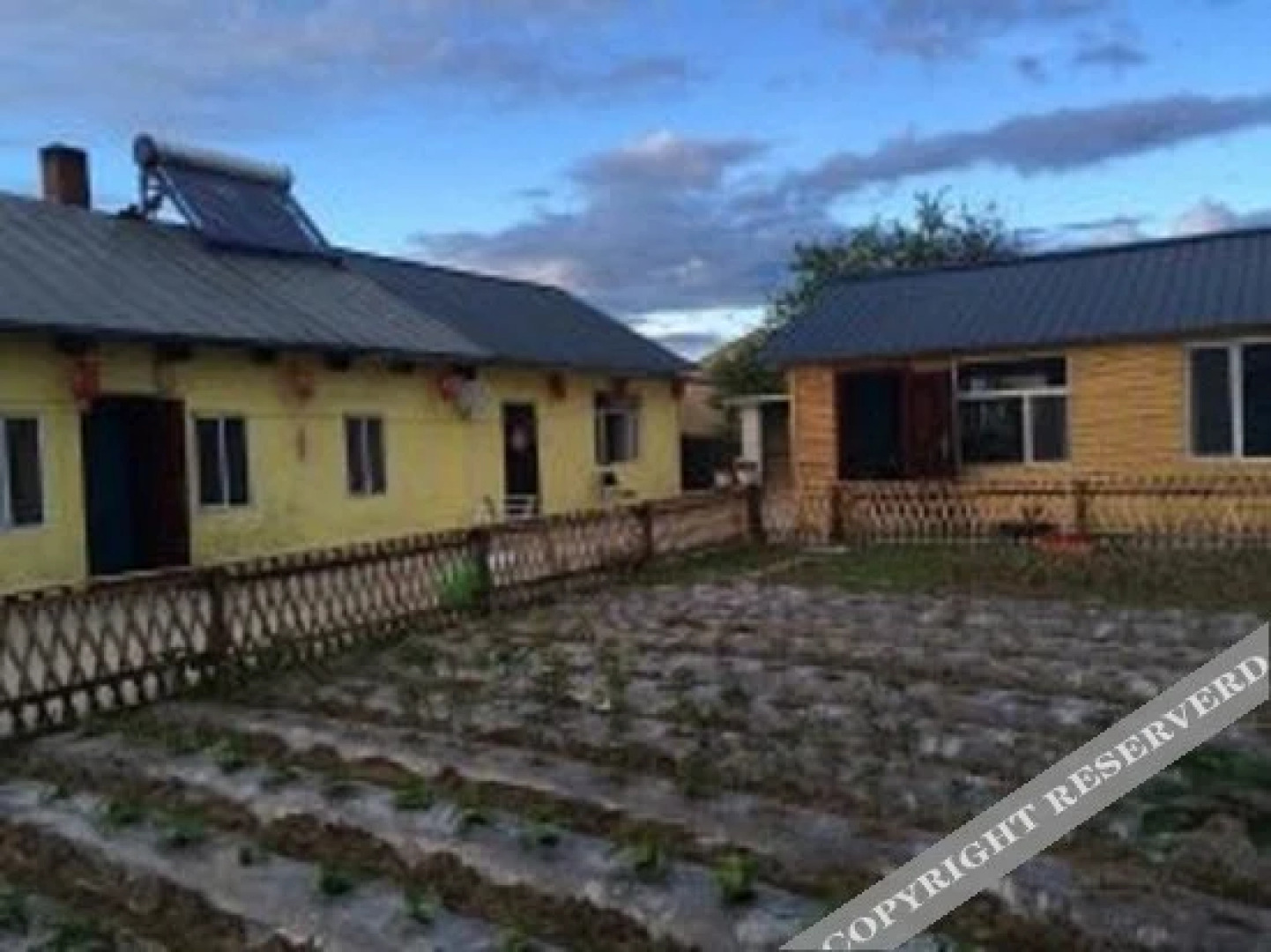 Arctic Village Snowman Chalet