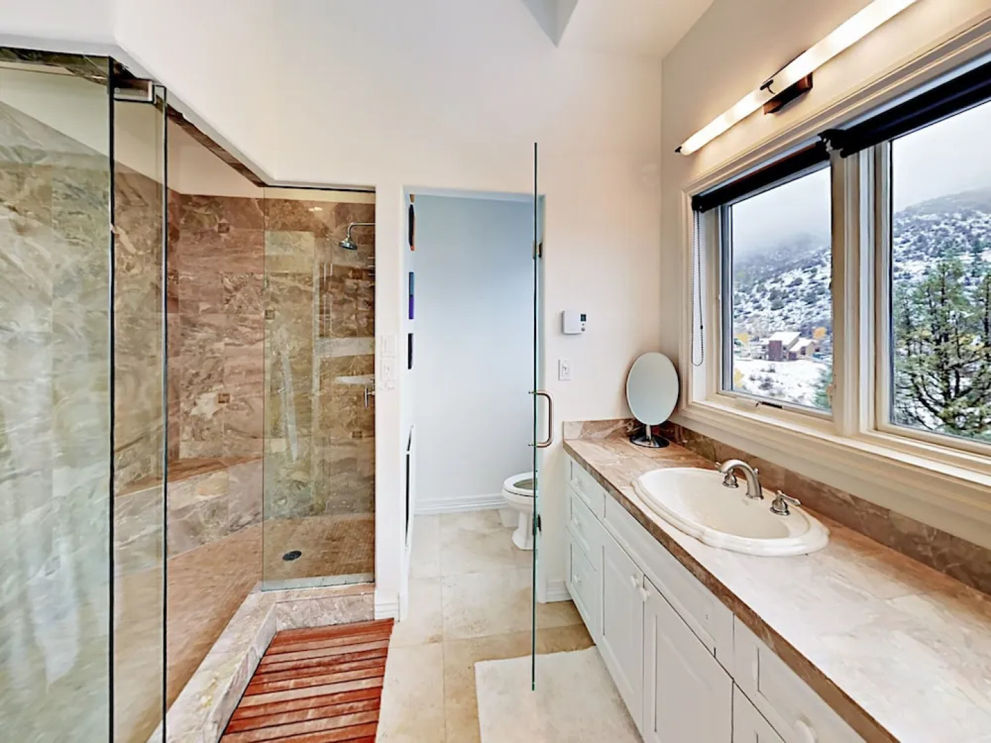 Grand 5,000 Square Foot 4br Mountain 4 Bedroom Home