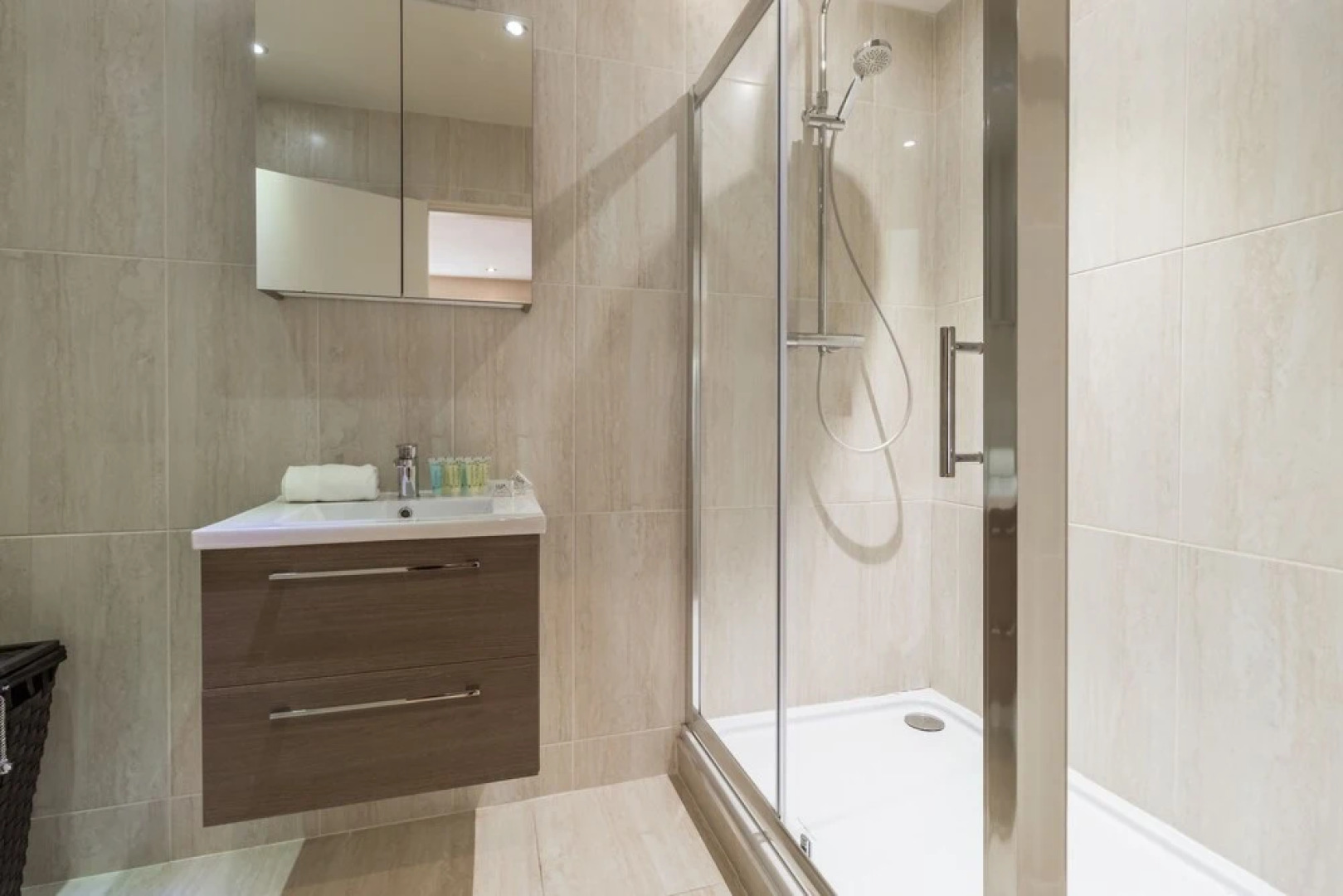 The Oscar Wilde Suite by 5STARSTAY